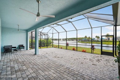 LAKEFRONT, Mosaic Daytona home, with RARE 4-CAR GARAGE large