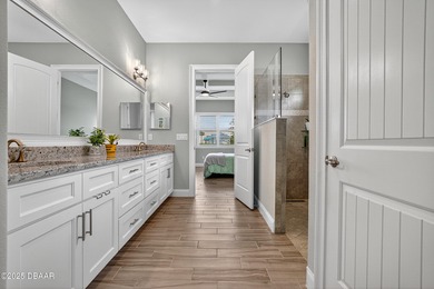 LAKEFRONT, Mosaic Daytona home, with RARE 4-CAR GARAGE large