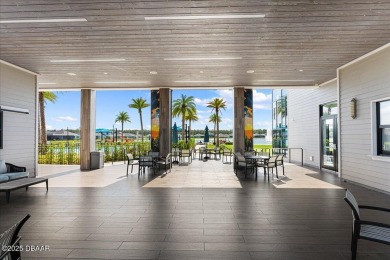 LAKEFRONT, Mosaic Daytona home, with RARE 4-CAR GARAGE large