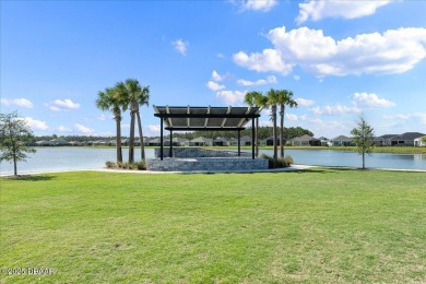 LAKEFRONT, Mosaic Daytona home, with RARE 4-CAR GARAGE large