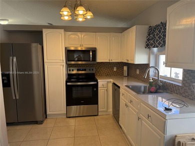 Highly desirable Chapel Trail community in West Pembroke Pines!