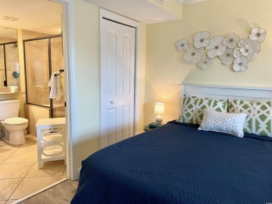 LAKEFRONT SUMMERHOUSE VILLA presents a Colorful, Casual