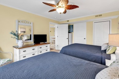 LAKEFRONT SUMMERHOUSE VILLA presents a Colorful, Casual