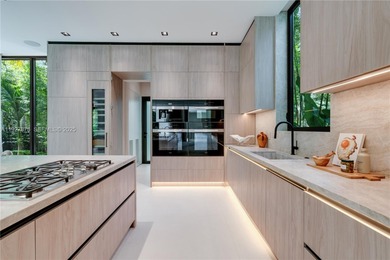 Welcome to CASA GRANDE, a dramatic 7BD/7BA modern residence