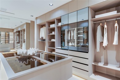 Welcome to CASA GRANDE, a dramatic 7BD/7BA modern residence