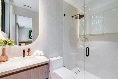 Welcome to CASA GRANDE, a dramatic 7BD/7BA modern residence