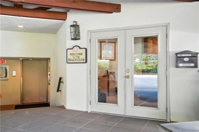 Unit 127 at The Beach Club on St. Simons Island is a first-floor