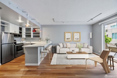 Perfect city residence in the North Waterfront neighborhood, a