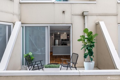 Perfect city residence in the North Waterfront neighborhood, a