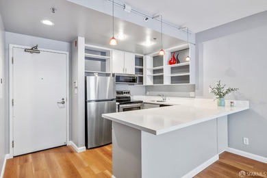 Perfect city residence in the North Waterfront neighborhood, a