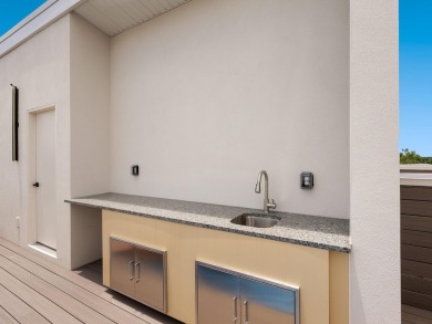 Are you dreaming of the ideal uptown location close to