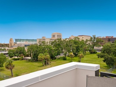 Are you dreaming of the ideal uptown location close to