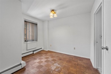 Commuter's Dream! 2 bedrooms, 2 bathrooms with terrace with