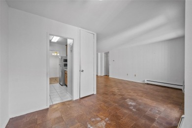 Commuter's Dream! 2 bedrooms, 2 bathrooms with terrace with