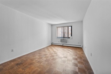 Commuter's Dream! 2 bedrooms, 2 bathrooms with terrace with
