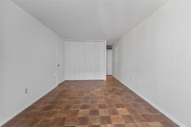 Commuter's Dream! 2 bedrooms, 2 bathrooms with terrace with