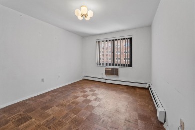 Commuter's Dream! 2 bedrooms, 2 bathrooms with terrace with