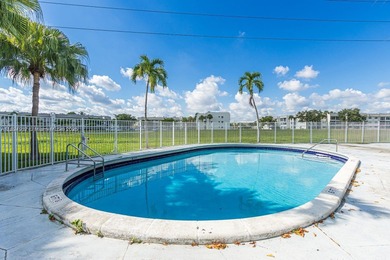 1 bedroom and 1.5 bath in the heart of Sunrise. Unit with