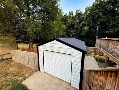 Charming 3-Bedroom Home Near Bull Shoals Lake!This beautifully