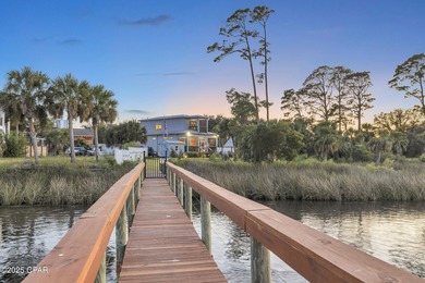 RARE WATERFRONT. LAGOON-MOUTH PROXIMITY. PRIVATE DOCK + LIFT