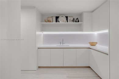 EXPERIENCE TIMELESS SOPHISTICATION WITH SUNRISE TO SUNSET VIEWS