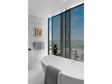 EXPERIENCE TIMELESS SOPHISTICATION WITH SUNRISE TO SUNSET VIEWS