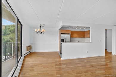 Set high above the Hudson, this stylishly upgraded 1-bedroom