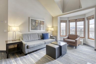 ***Homewood Suites by Hilton*** A great pied-a-terre, right in