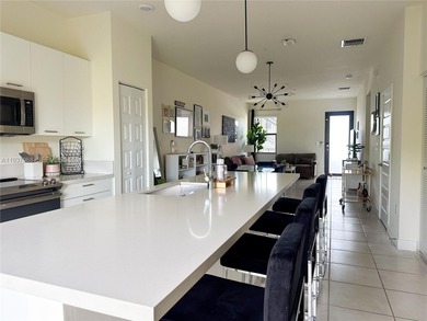 Luxury apartment in Apex Doral.
2 master bedroom suites with