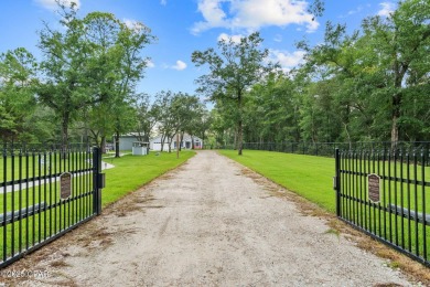 Your Private Waterfront Oasis on Crooked Creek - A Fisherman's