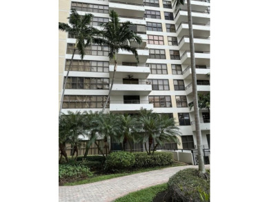 MODERN RECENT RENOVATION USING ALL HIGH-QUALITY MATERIALS. LOTS