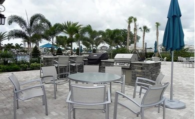 Great condo centrally located in the heart of Hollywood in the