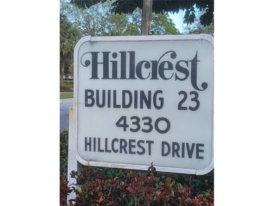 Great condo centrally located in the heart of Hollywood in the