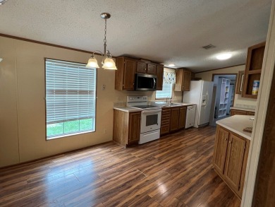 Charming Country Manufactured Home on Over a Quarter