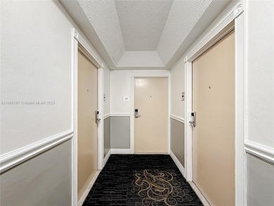 Beautiful sought after unit, oceanfront studio with gorgeous