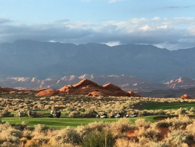 Golfers paradise, resort lifestyle+ million dollar views on edge