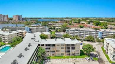 Spacious 1 bed 1 bath condo in the gated Jade Winds in North