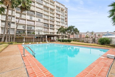 Beautiful one bedroom one bathroom condo in a great location!
