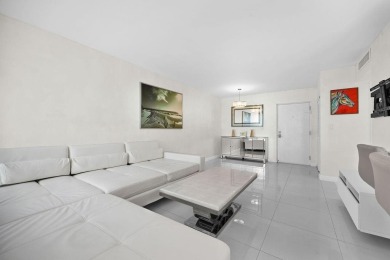Furnished corner condo just 1 block from the beach-ideal for