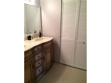 GREAT OPPORTUNITY !
Stylish coastal living at the