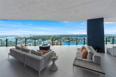 FULL-FLOOR DESIGNER OCEANFRONT LOWER PENTHOUSE WITH UNOBSTRUCTED