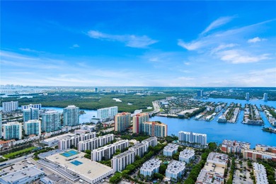 FULL-FLOOR DESIGNER OCEANFRONT LOWER PENTHOUSE WITH UNOBSTRUCTED