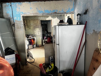 Investor special! Single-family home featuring 3 bedrooms and 2