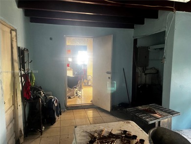 Investor special! Single-family home featuring 3 bedrooms and 2