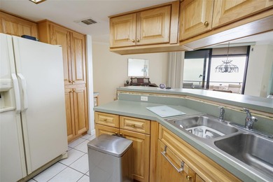 Wow direct Gulf of Mexico views from your living room! No lawn