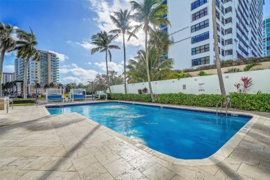 PENTHOUSE UNIT! GREAT LOCATION in Fort Lauderdale, CLOSE TO THE