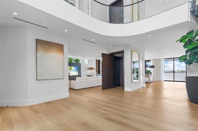 MAJOR RENOVATION COMPLETED IN APRIL 2024. Enchanting waterfront