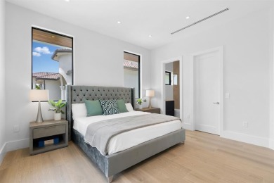 MAJOR RENOVATION COMPLETED IN APRIL 2024. Enchanting waterfront