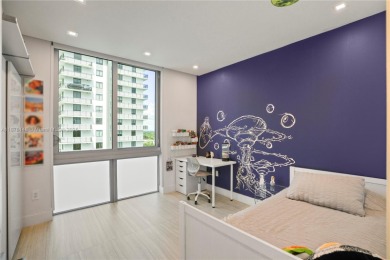 The only residence in The Harbour with this layout: a 16th-floor