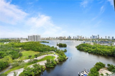 The only residence in The Harbour with this layout: a 16th-floor